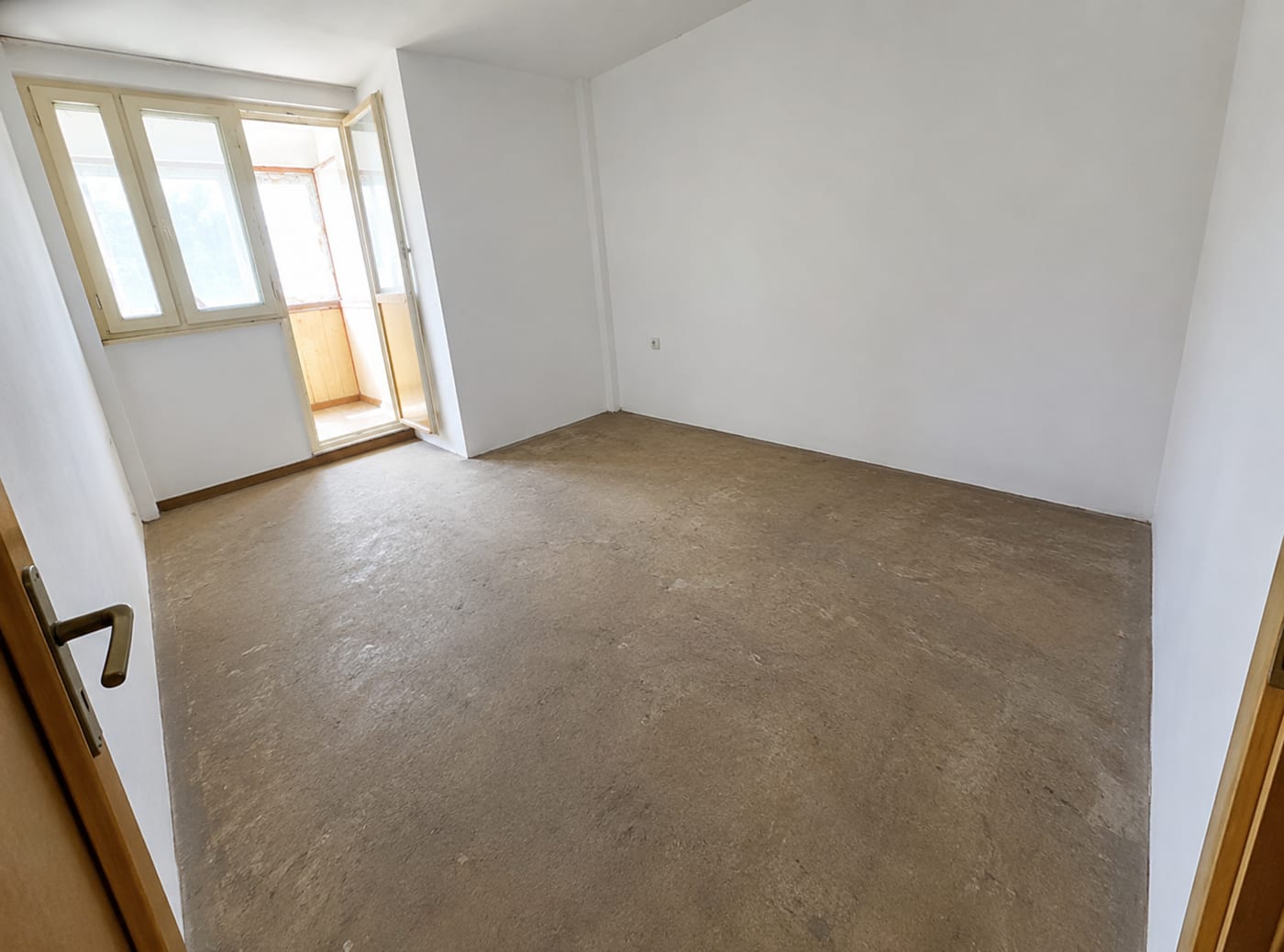 După: Apartament golit complet, pregătit de renovare